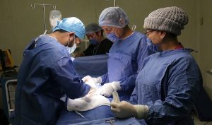 Realizan cirugías extramuros en hospital de Jalpa de Méndez