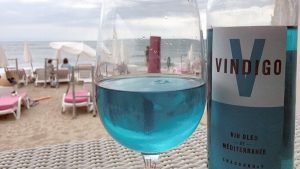 Vindigo, el vino azul español que causó furor en Francia