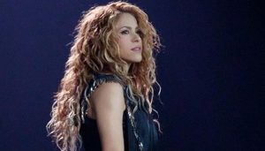 Shakira presenta el primer capítulo de su serie