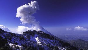 Bellezas naturales: Volcán Nevado de Colima y Cerro de Garnica