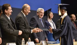 Preside Núñez graduación de estudiantes de la UTTAB