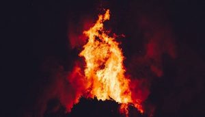 Atiende Pemex incendio en ducto de Amatlán, Veracruz