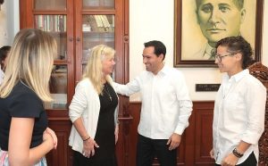 El Gobernador Mauricio Vila Dosal escucha necesidades de representantes de cruceros