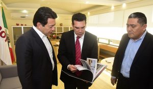 Entrega Alejando Moreno Cárdenas a diputados federales proyecto de presupuesto de Egresos para Campeche