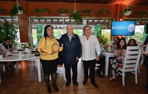 Asiste Núñez a festejo por el séptimo aniversario del diario Ahora Tabasco
