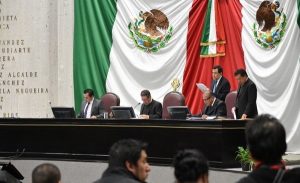 Diputados de Morena demoran sesión en Congreso de Veracruz