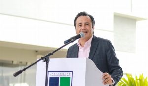 Cuitláhuac García rendirá protesta como gobernador de Veracruz a media noche