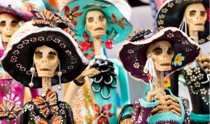 México celebra el día de muertos, pero la muerte es un tema tabú