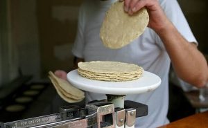 Incrementará 2 pesos el precio de la tortilla en Tabasco