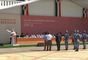 Encabeza AMLO ceremonia por Día de la Bandera en Chetumal