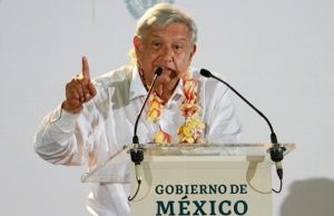 Adelanta López Obrador que modernizará el puerto de Coatzacoalcos y Salina Cruz