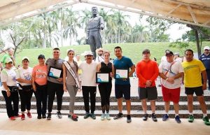 Rinde Centro tributo al Rey de los Deportes en Paseo Dominical