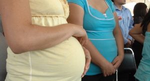 Hasta ocho de cada diez embarazadas pueden padecer depresión posparto leve