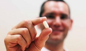 Investigadores crean píldora para inyectar insulina desde el estomago