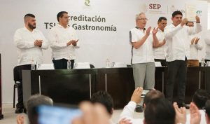 CONAET acredita el programa educativo TSU en Gastronomía de la UTTAB por sus estándares de calidad