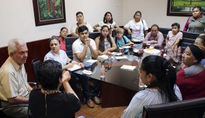 Por el derecho a la inclusión, se reúne Enrique Priego Oropeza con comunidad de sordos