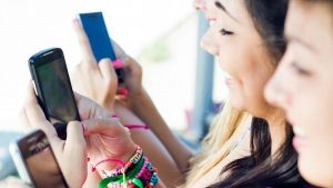 9 de cada 10 adolescentes mexicanos son adictos al celular