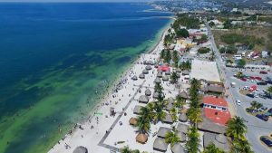 Atestigua gobernado AMC la entrega del distintivo “Turismo Incluyente”, al balneario Playa Bonita en Campeche