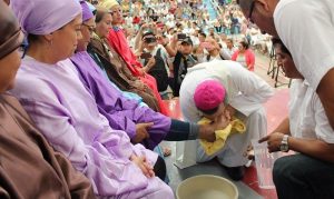 La comunidad del Cereso de Mérida celebra la misa de lavatorio de pies