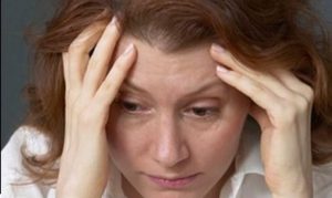 Síndrome del corazón roto afecta más a mujeres en la menopausia
