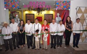 Inaugura Alejandro Moreno Cárdenas nuevo y moderno edificio del bazar artesanal en Campeche