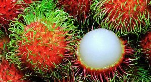 El rambután es una fruta exótica originaria de Malasia e Indonesia