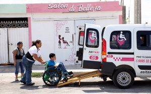 El Gobierno de Mauricio Vila Dosal beneficia con transporte gratuito a las personas con discapacidad motriz