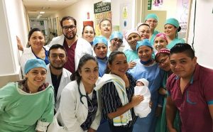 Medicos del IMSS Yucatán salvan a bebe prematura