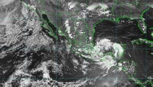 Disturbio 91L que afecta el Golfo de México podría convertirse en ciclón tropical