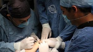 Realiza Hospital Rovirosa exitosa Jornada Quirúrgica de Mano