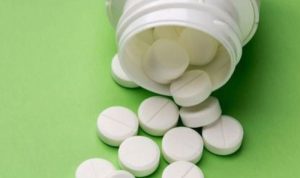 Cuidado, tomar aspirina puede tener efectos adversos