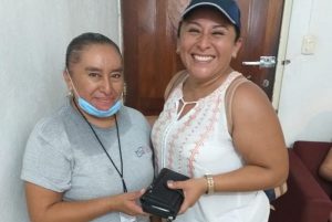 Nuevo acto de honradez, ahora en Chichén Itzá: intendente de Cultur devuelve cartera a su dueña