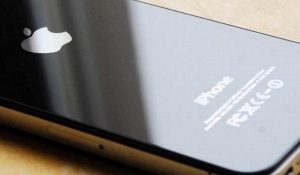 Ofrece Apple recompensa millonaria a quien descubra fallas de seguridad en iPhone