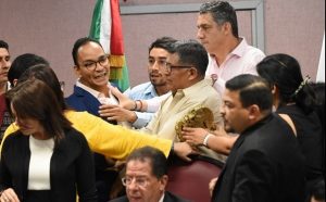 Congreso local determina remover temporalmente al Fiscal de Veracruz, Jorge Winckler