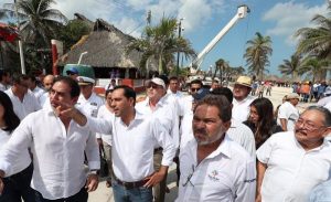 El Gobernador Mauricio Vila Dosal supervisa obras de mejoramiento de la imagen urbana y turística en el Puerto de Progreso