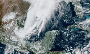 Influencia de Frente Frío 7 con fuertes vientos y oleaje elevado en costas de Campeche y costa noroeste de Yucatán