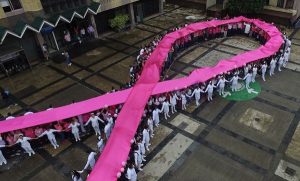 Para promover detección oportuna de cáncer de mama, elabora IMSS Veracruz «lazo rosa»