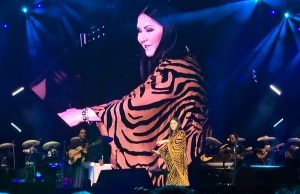 Ana Gabriel se entrega a su público completamente romántica en el Auditorio Nacional