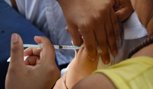 Avanza a buen ritmo campaña de vacunación contra influenza en Yucatán