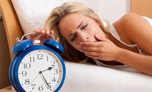 Tienen más riesgo de morir quienes duermen menos de cinco horas: Especialista