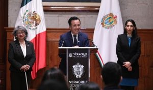 Que me disculpen los hombres, pero serán juzgados por una mujer: Gobernador de Veracruz