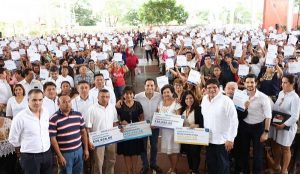 El Gobernador Mauricio Vila Dosal entregó los primeros 921 créditos del Fondo MicroYuc