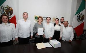 Secretaria General de Gobierno, María Fritz Sierra, entrega Primer Informe de Resultados al Congreso de Yucatán
