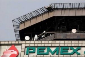 Pemex refinancia deuda por cinco mil millones de dólares