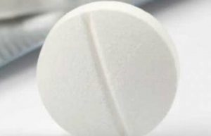 Aspirina podría reducir riesgo de infarto durante un duelo, afirma estudio