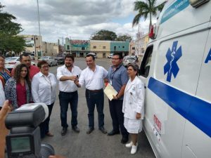 Entrega SSY ambulancia al municipio de Tizimín
