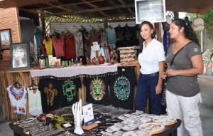 Registra tianguis de artesanos y productores de Puerto Morelos más historias de exito