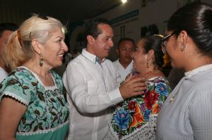 Carlos Joaquín impulsa actividades para fortalecer la economía y la convivencia social en el sur