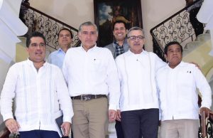 Se reúne Adán Augusto con dirigentes de partidos de Tabasco