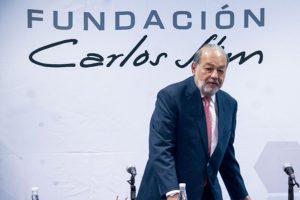 Slim donará mil millones de pesos para enfrentar contingencia por Covid-19